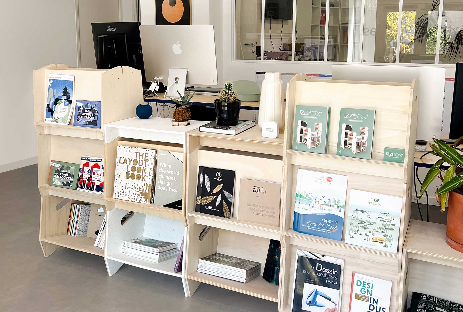 Mobilier de bureau en bois